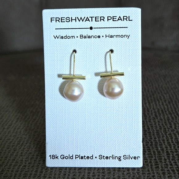 Pink🩷 Freshwater Pearl Drop Earrings - Picture 3 of 15